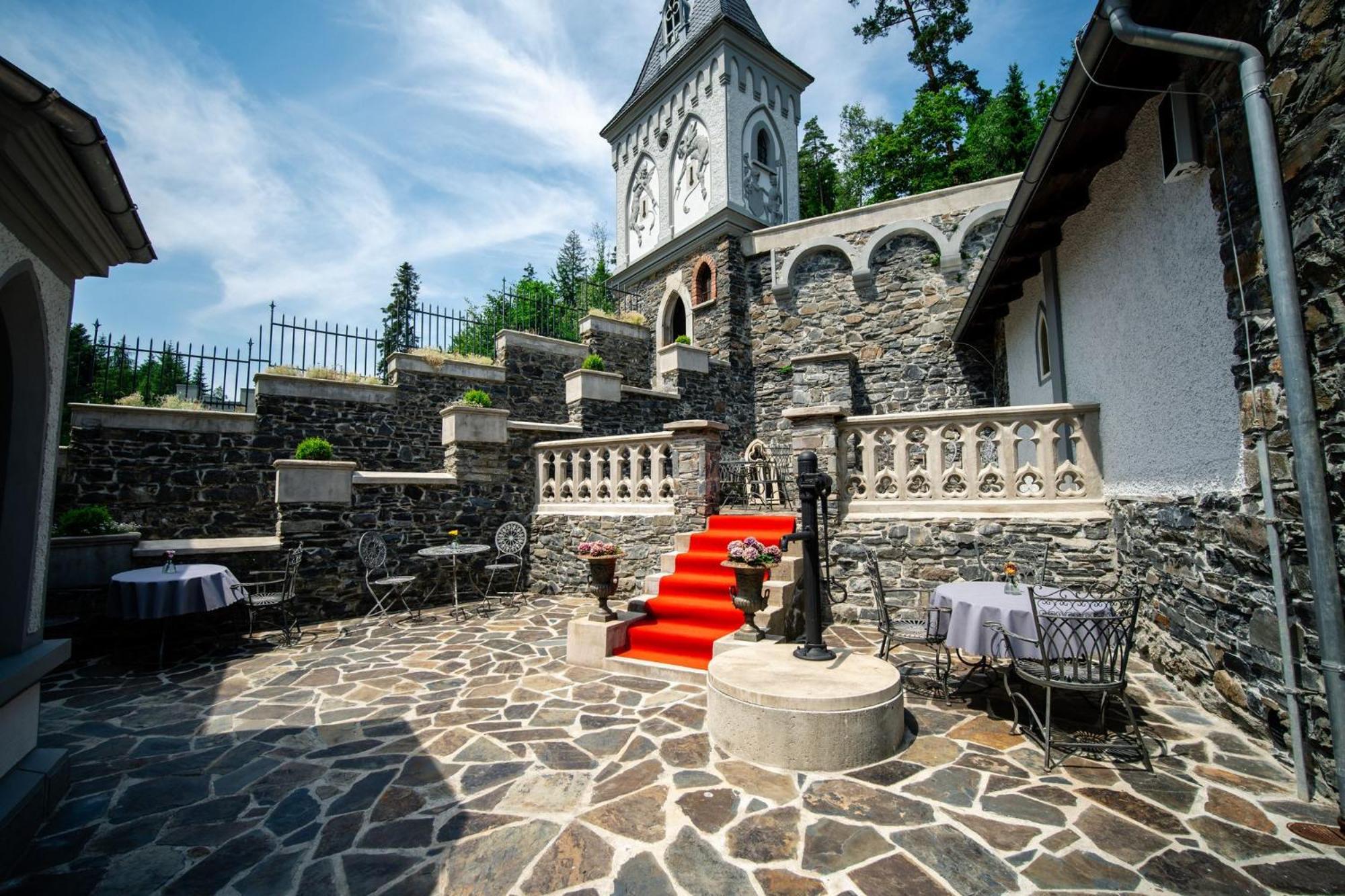 Hrad Kunzov Glamping & Spa & Restaurant Prerov Exterior photo